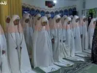 برگزاری نماز جماعت به امامت یک خانم