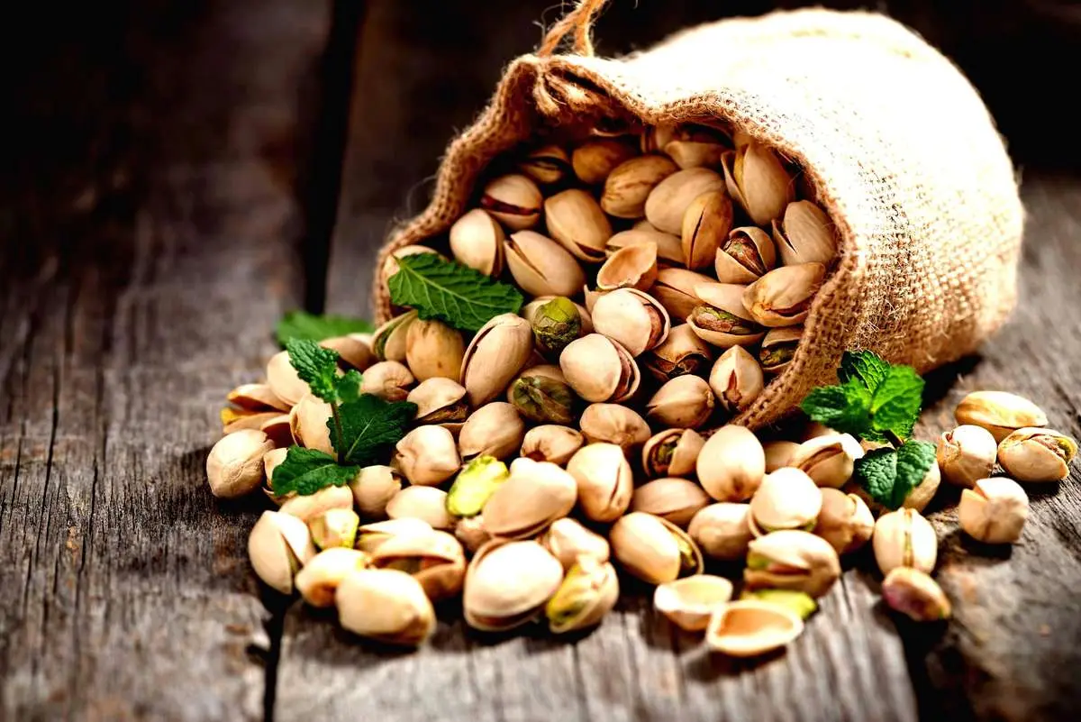 ۳۵۰ گرم پسته، یک میلیون تومان!