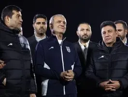 پزشکیان پا به توپ شد