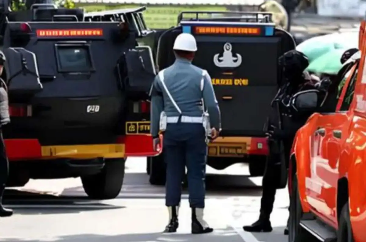 انفجار در مسجد جاکارتا! / ۵۴ نفر در حین نماز جمعه قربانی شدند! +ذجزئیات لحظه وقوع حادثه