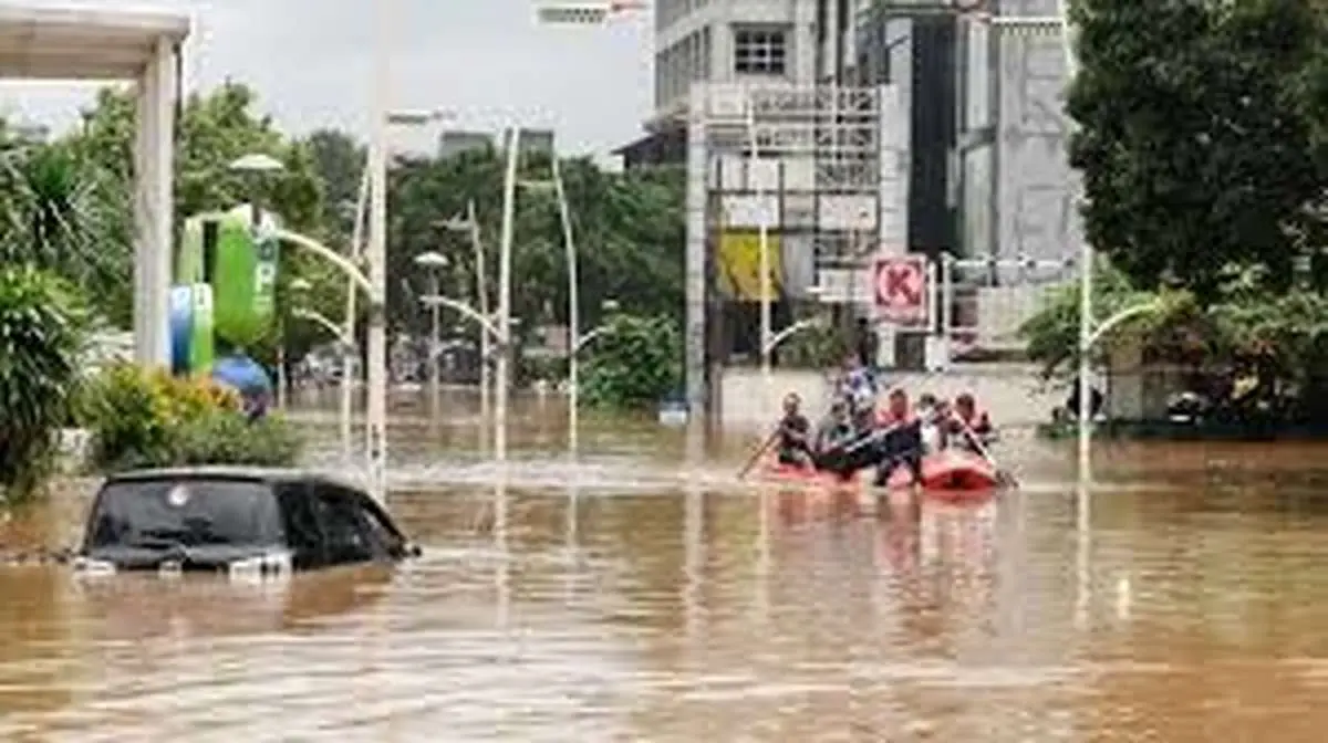 اجساد این حادثه در سردخانه‌ها جا نشد/ کامیون‌های یخچال‌دار وارد شدند