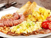 صبحانه انگلیسی شوکه کننده در فرودگاه امام + عکس